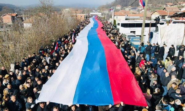 Lista Serbe paralajmëron kryengritje nëse nuk lirohet i arrestuari për djegie veturash