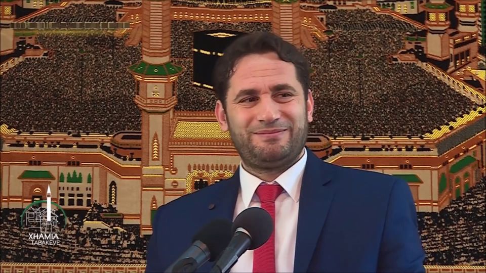 Elvis Naçi njofton besimtarët se ligjeratën e Bajramit do ta mbaj në Kosovë