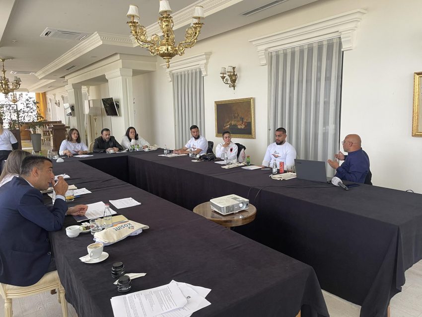 MAPL me thirrje për përmirësimin e kushteve të banimit për komunitetet joshumicë, KOSINT trajnon epiket lokale