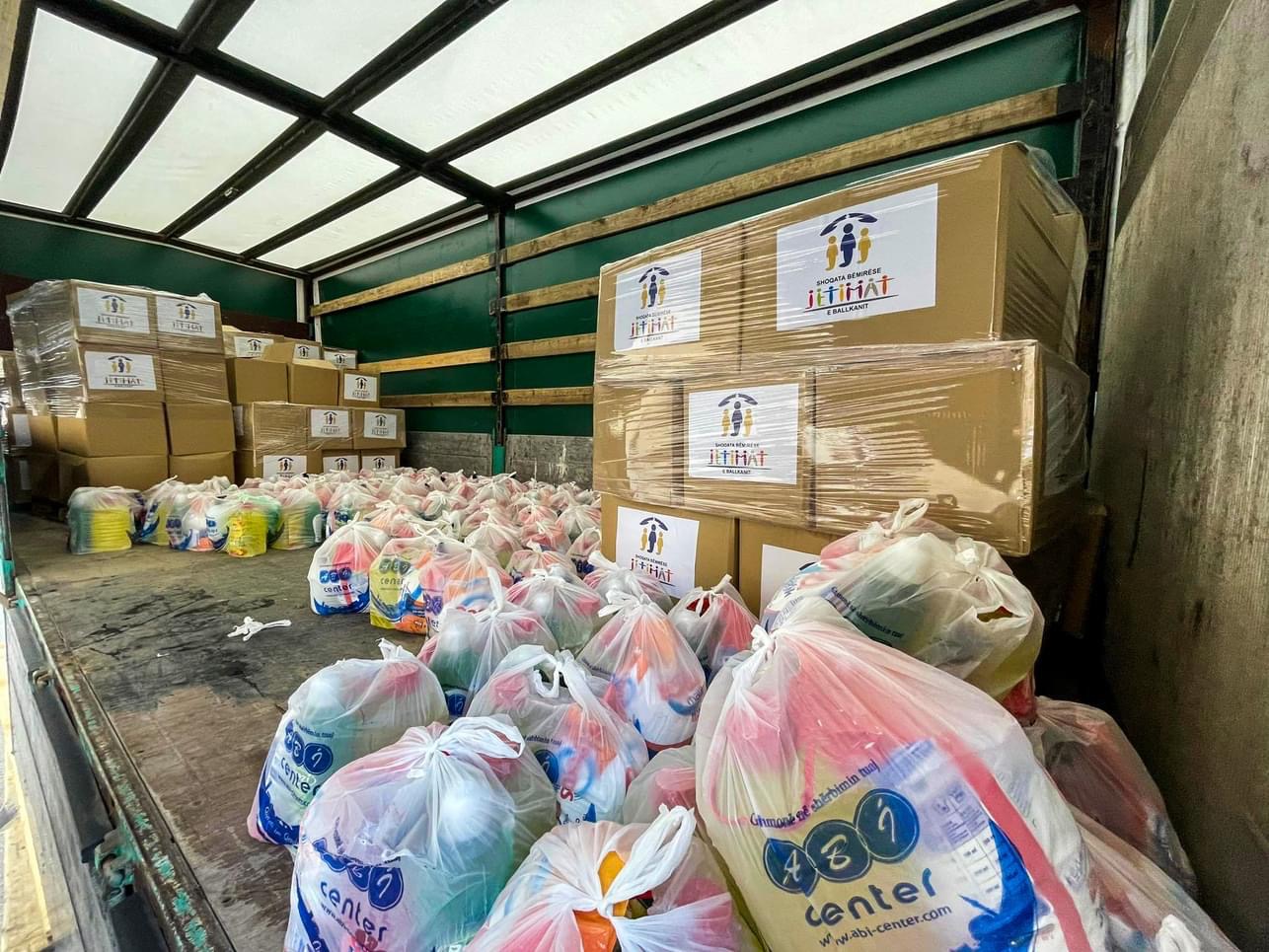 Komuna e Podujevës shpërndan 500 pako ushqimore për festën e Bajramit