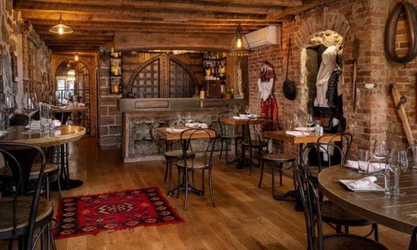 Restoranti me gatime shqiptare shpallet ndër 100 më të mirët në New York