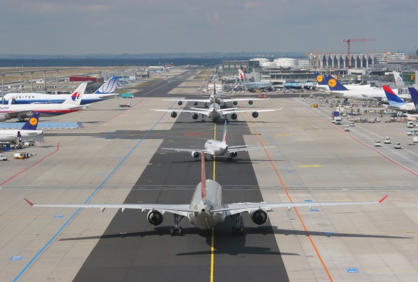 Avioni në Gjermani merr flakë para nisjes