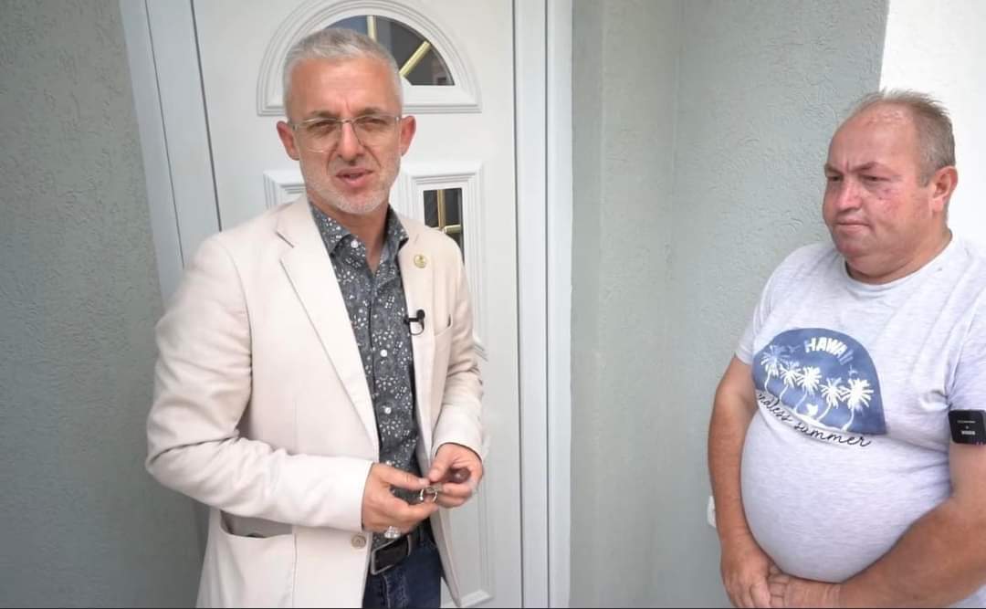 Skender Hajrizi u bë me fëmijë pas 18 vitesh, Halil Kastrati e bën edhe me shtëpi të re