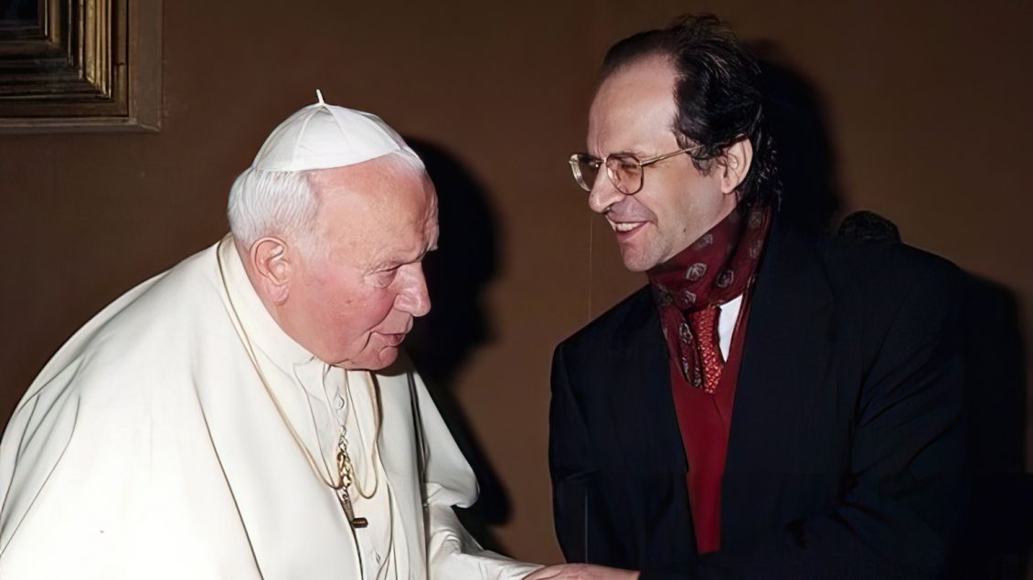 Rrëfimi ekskluziv i klerikut nga Vatikani: Si u organizua takimi në mes Papës dhe Ibrahim Rugovës?