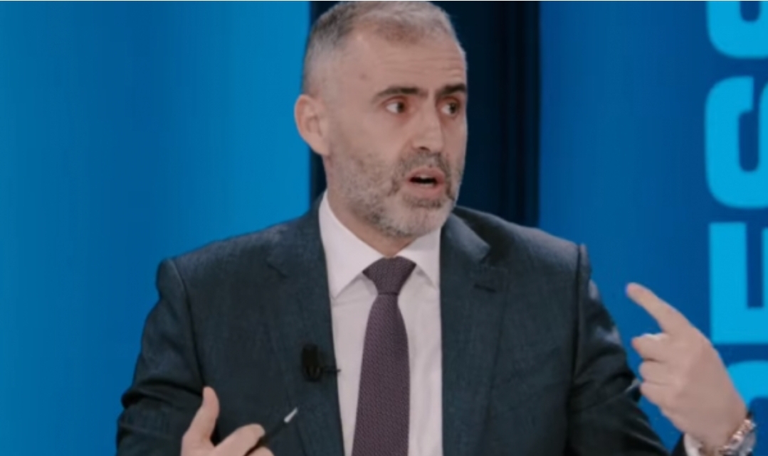 Avokati Berisha: Kujdes, edhe “Liria ka emër” do të përdoret kundër të arrestuarve në Hagë