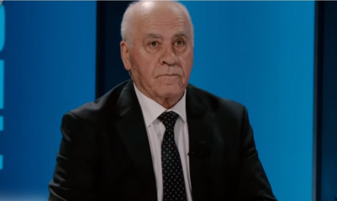 “Ma drejtoi revolen, ia drejtova edhe unë” – Adem Salihaj rrëfen atentatin dramatik ndaj tij në vitin 2000