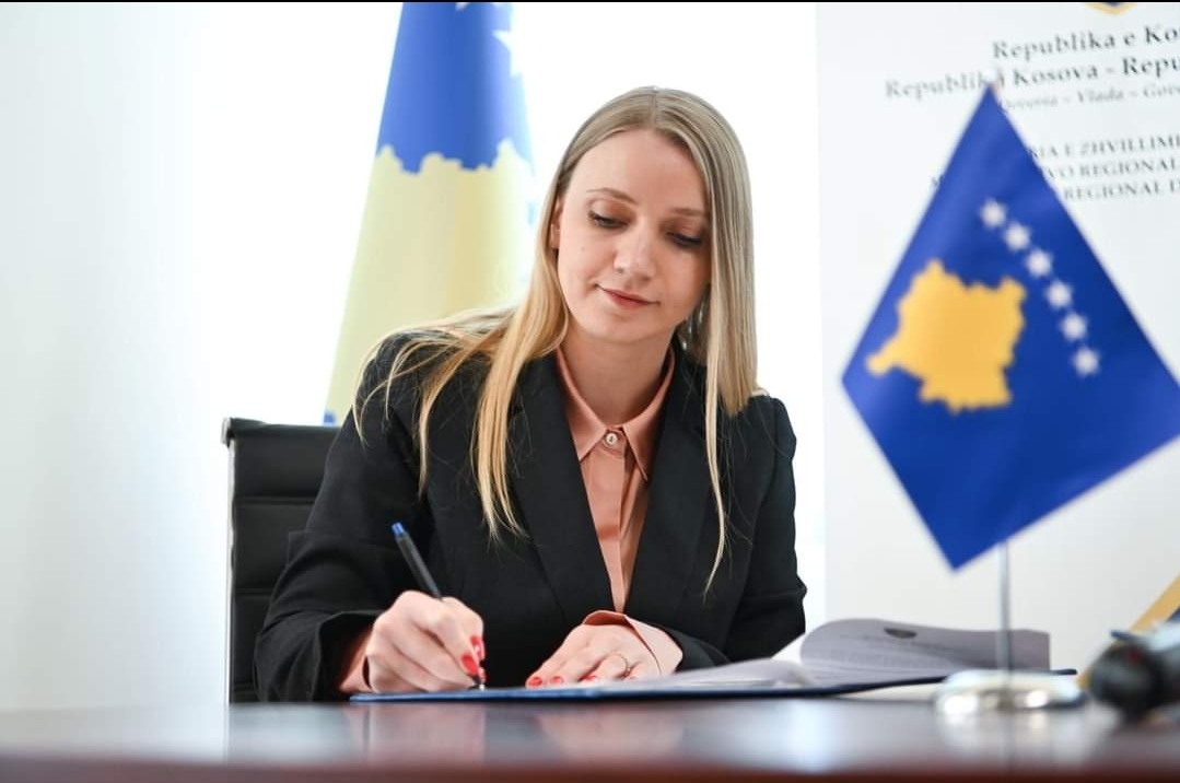 Pakoja emergjente nga BE-ja, nënkryetarja e Podujevës jep detaje për takimin e kryetarëve me Kurtin!