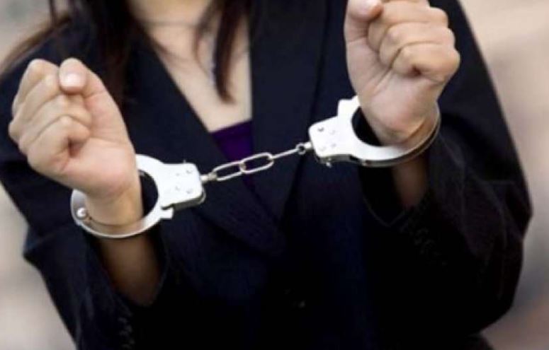 Një grua e rrahu një tjetër në Gjakovë, arrestohet