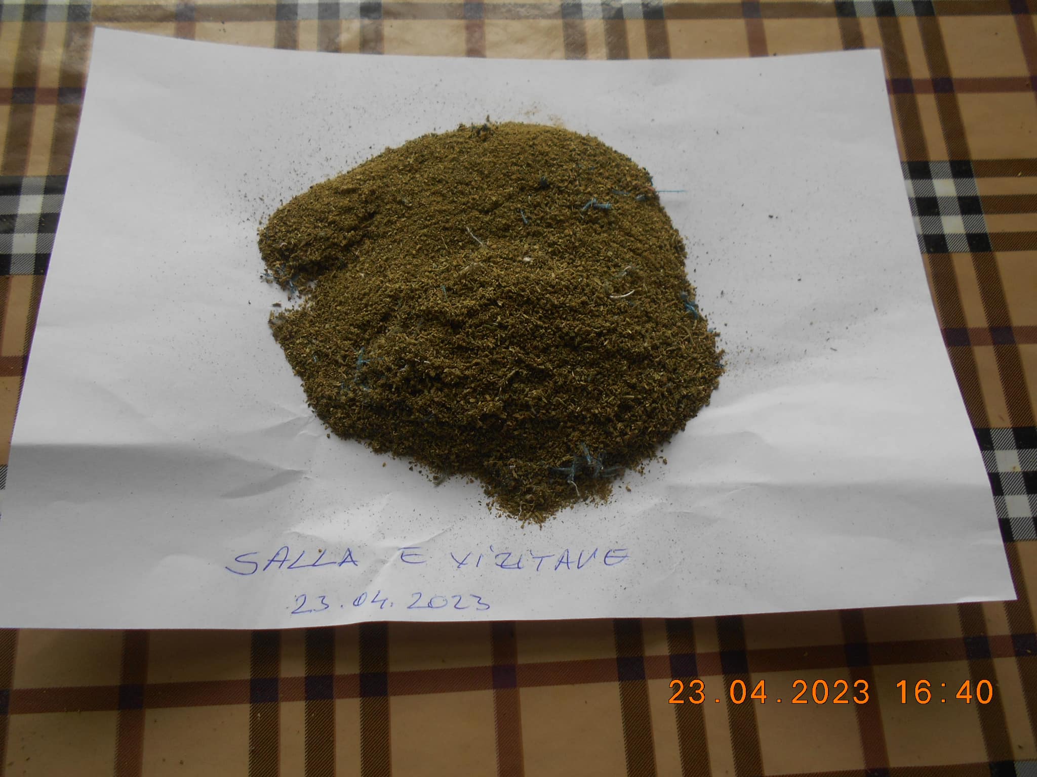 Arrestohet babai, së bashku me rroba i dërgoi dhe narkotik djalit në Dubravë