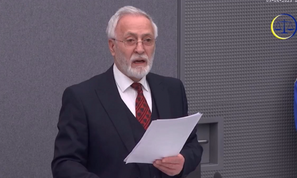 Krasniqi ka tri lutje për trupin gjykues, përmend vendimet për lirimin e Limajt dhe Haradinajt