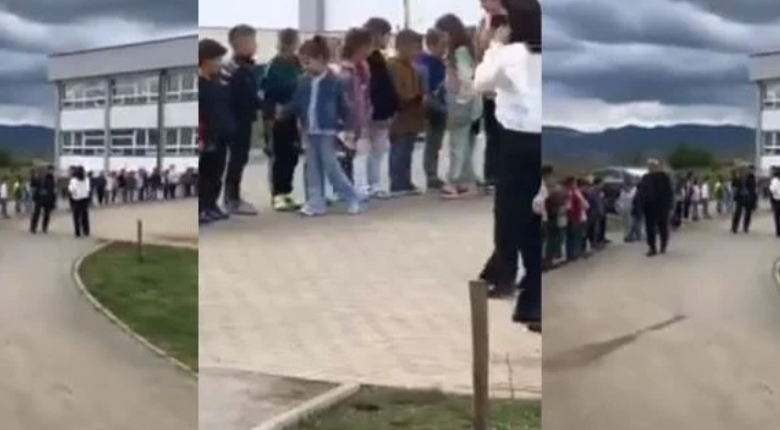 Kosova po zbrazet: Katër nxënëse ua japin lamtumirën shokëve e shoqeve para nisjes për gurbet