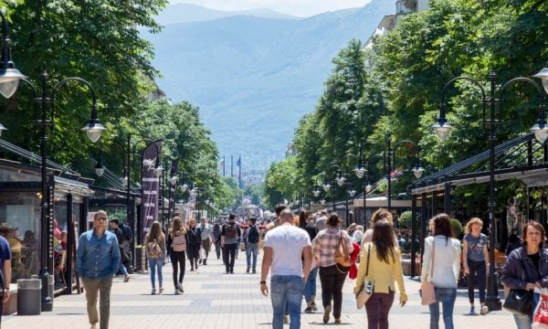 As shkollë e as punë afër 100 mijë kosovarë të moshës 15 deri në 24 vjeç