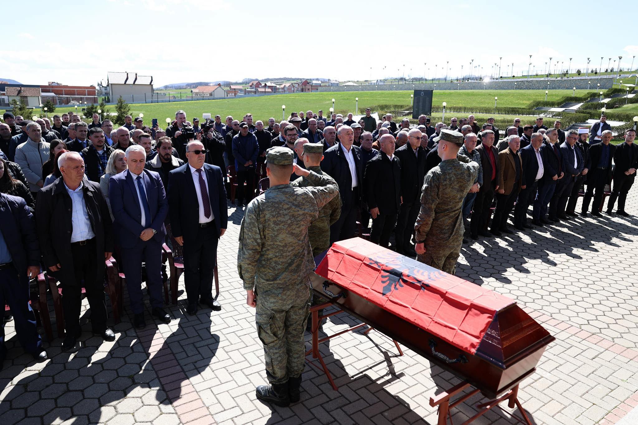 24 vjet pas rënies, dëshmori i kombit, Ekrem Dili tani e tutje do të prehet në varrezat e dëshmorëve në fshatin Penuh të Podujevës