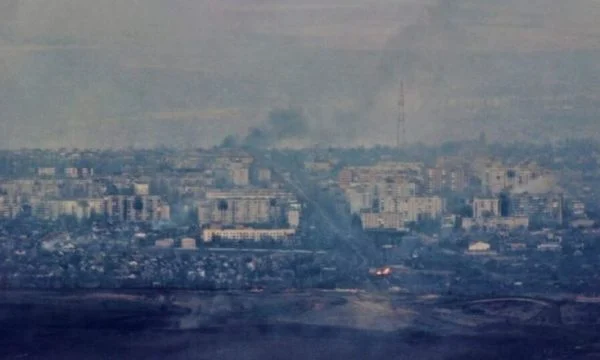 Pamje të rënda nga sulmi ajror në Ukrainë