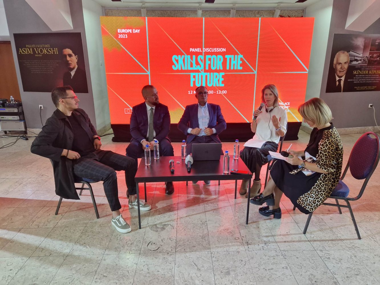 BE-ja diskuton me të rinjtë nga Gjakova për shkathtësitë për të ardhmen, u rekomandohet të aftësohen për tregun e punës