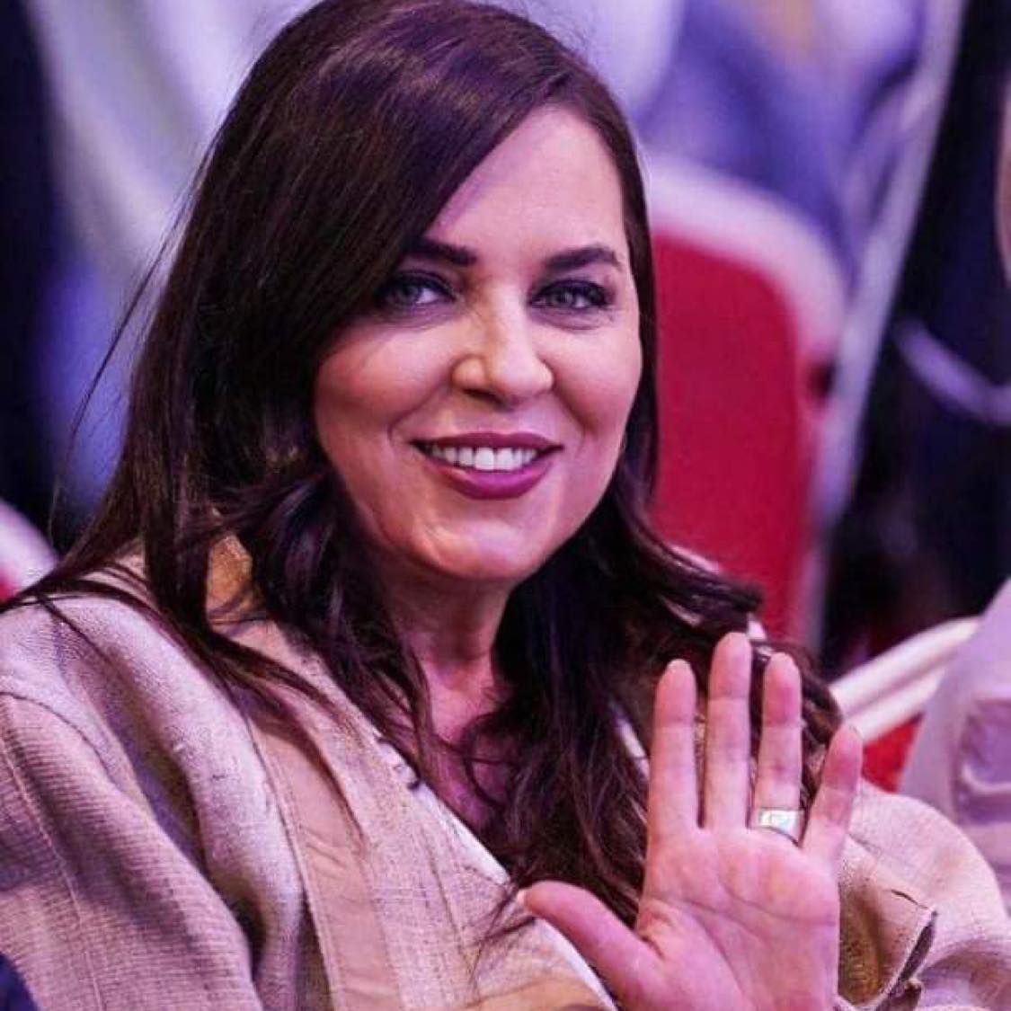 Dumoshi i reagon Konjufcës: Duhet t’ia pranoni meritat Isa Mustafës