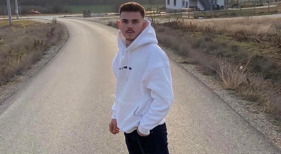 Ky është 19 vjeçari që ra nga skelet teksa po punonte