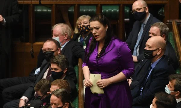 Deputetja britanike kritikon ndërkombëtarët për qëndrimin lidhur me zhvillimet në Veri