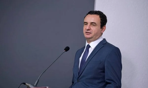 Kurti anulon pjesëmarrjen në Forumin Bratisllavës për shkak të situatës