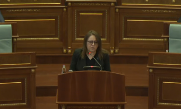 “Turp ministër”, “inate politike”, Murati e Bajrami përplasen për mjetet e komunave