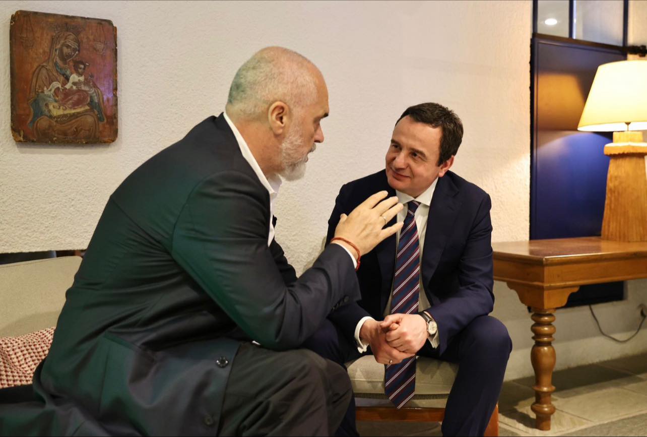 Kryeministri Kurti paralajmëron takim mes Qeverisë së Kosovës dhe asaj të Shqipërisë