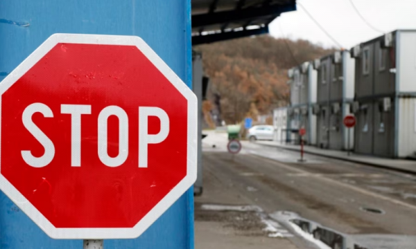Beogradi i liron tre serbë të Kosovës, u paraburgosen se vepruan “kundër rendit kushtetues të Serbisë”