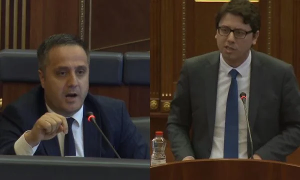 Selmanaj – Muratit: Ti djalë i mirë, edhe tri jetë me i pasë, s’mundesh me mbërri sa kemi mbërri ne për 9 muaj