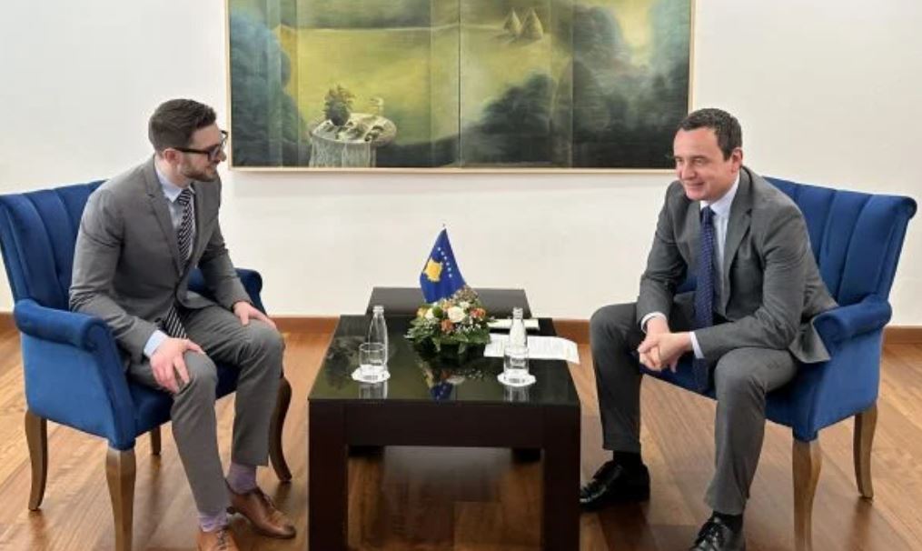 Djali i Geroge Soros në Kosovë, takohet me kryeministrin Kurti