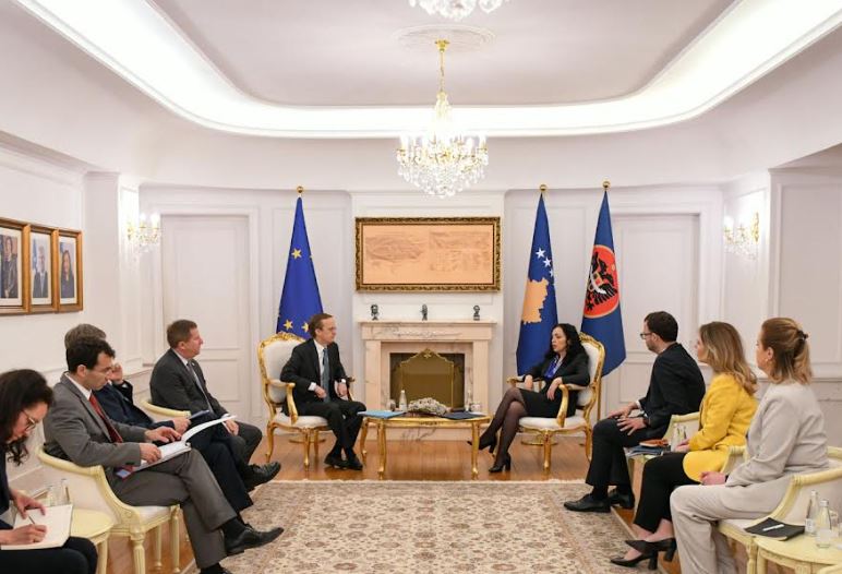 Osmani i pret në takim Fries, Szunyog e Wigemark, diskutojnë edhe për situatën në veri