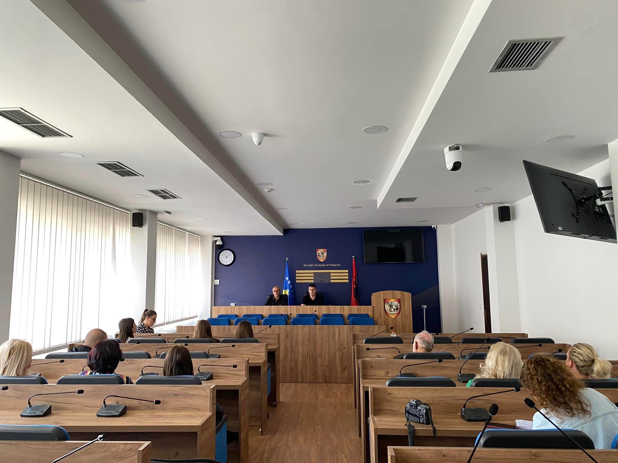 Komuna e Podujevës ka mbajtur debatin publik për planin e veprimit për integrimin e Komuniteteve Rom, Ashkali dhe Egjiptian