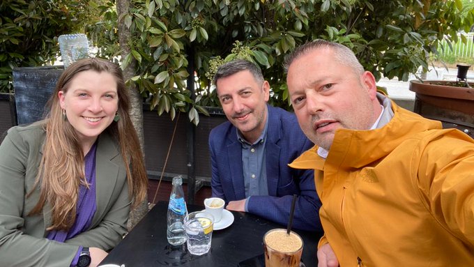 Liria e shprehjes, zyrtarët për media të Ambasadës Amerikane takohen me gazetarin Valon Syla