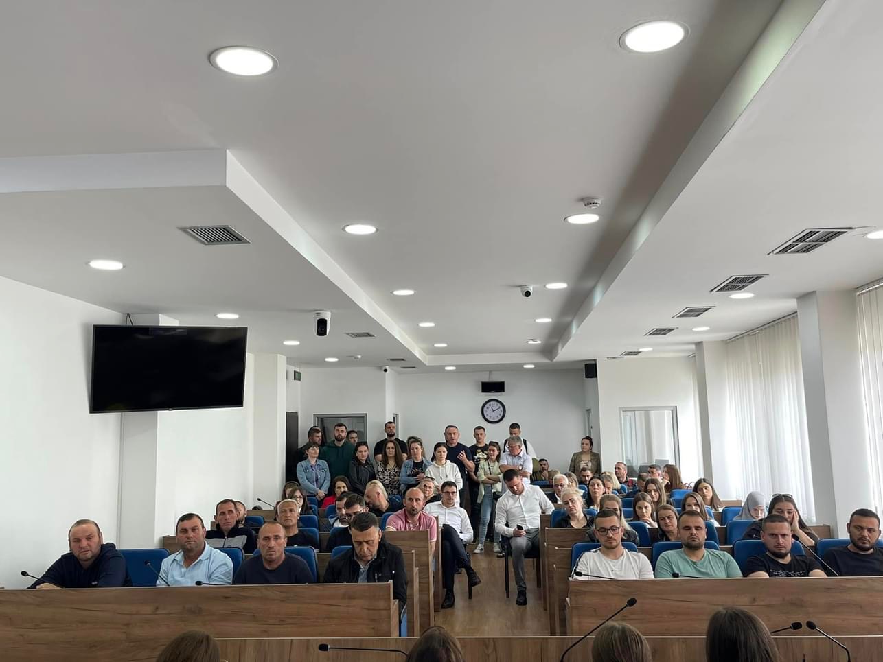 Komuna e Podujevës mbajti sesion informues për skemën e granteve nga MZHR