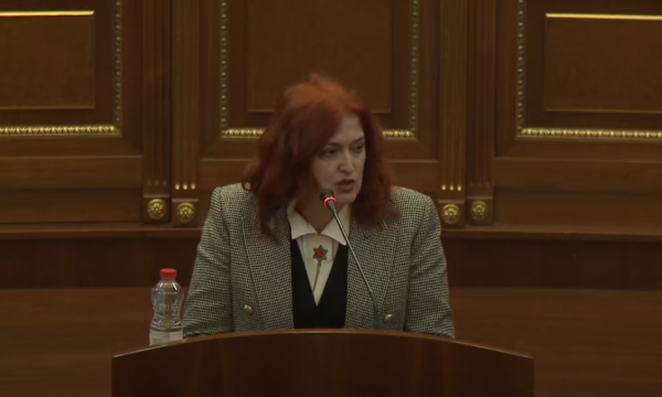 Hoxha i reagon Albulena Haxhiut: Termi për të zhdukurit s’është kategori juridike