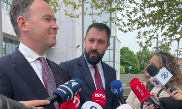 AAK i përgjigjet Faton Pecit për objektin me qira: Kemi kontratë për këtë punë