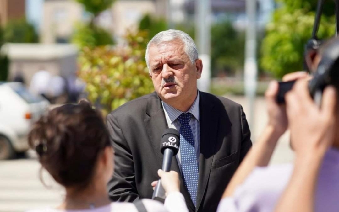 Veliu godet Bulliqin e Hysenin: Llapi nuk e meriton një kryetar komune mashtrues, e as LDK atë që s’guxon të flasë