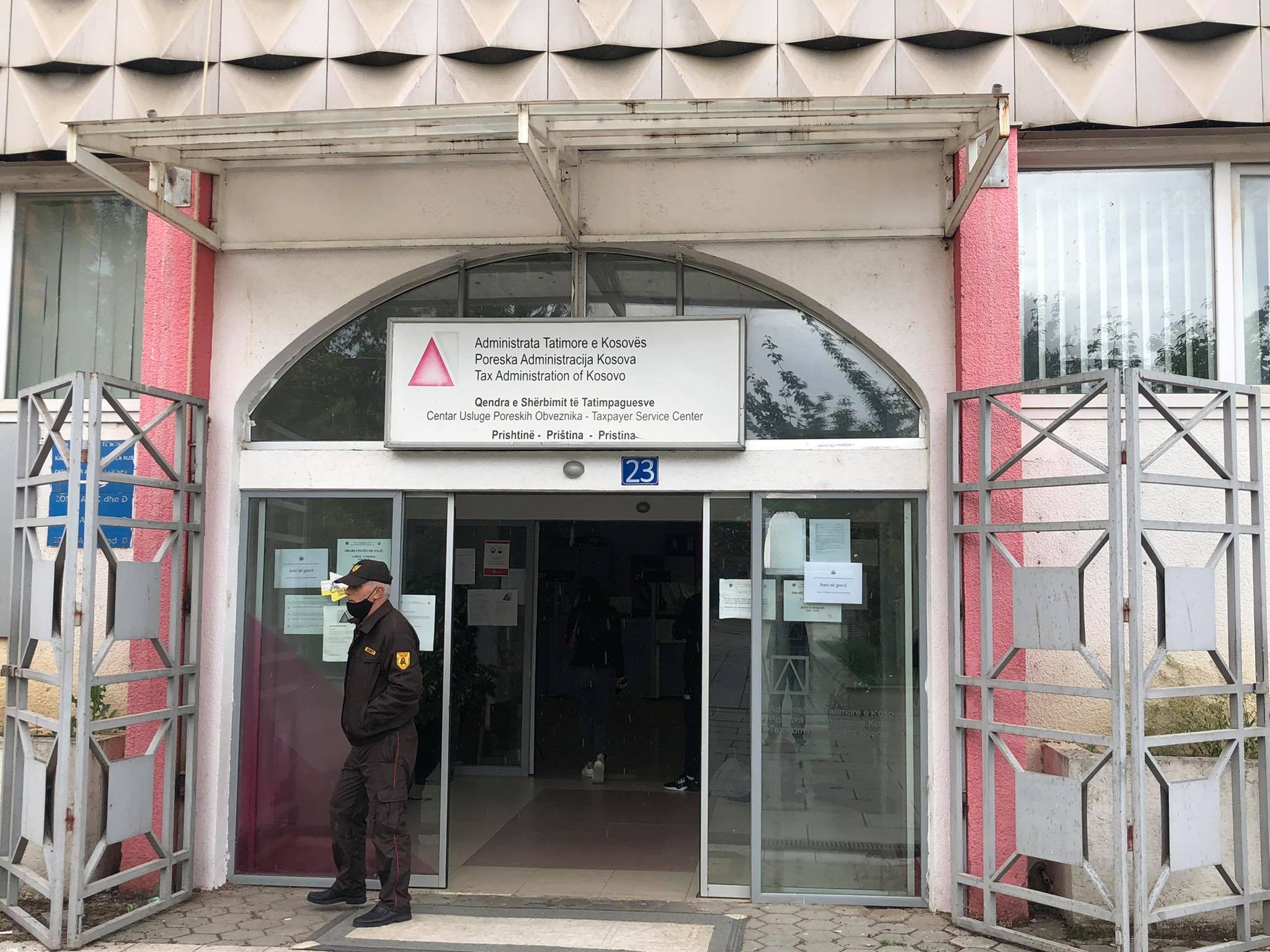 ATK ndryshon dokumentin, obligohen edhe Taxit të pajisen me sistem fiskal