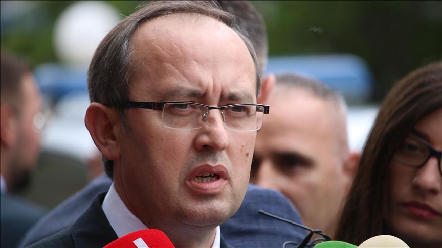 Hoti ngushëllon familjarët e viktimave në Serbi