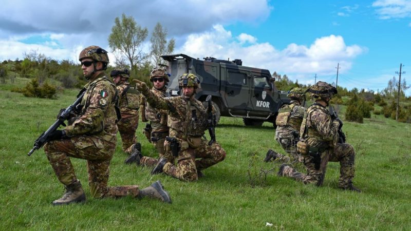 KFOR shton prezencën përgjatë vijës kufitare
