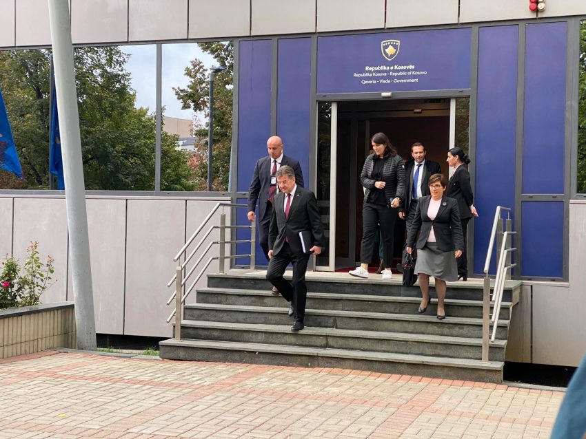 Lajçak të enjten viziton Mitrovicën dhe Prishtinën