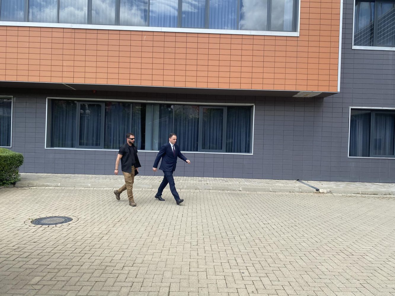 Drejtori i AKI-së në takim me Hovenierin e Osmanin