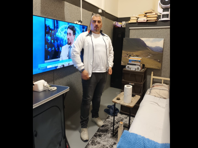 Fatmir Reqica po pret sot ditëlindjen e tetë në burg, publikon pamje dhe ndanë një mesazh për të gjithë