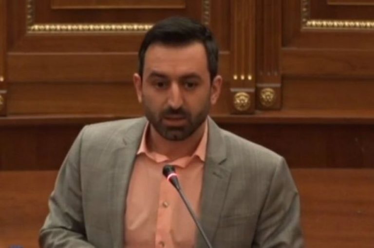 Basha kritikon Borellin pas tri kërkesave që ia bëri Kosovës: Kur dal me fol për Amerikën, këta tuten