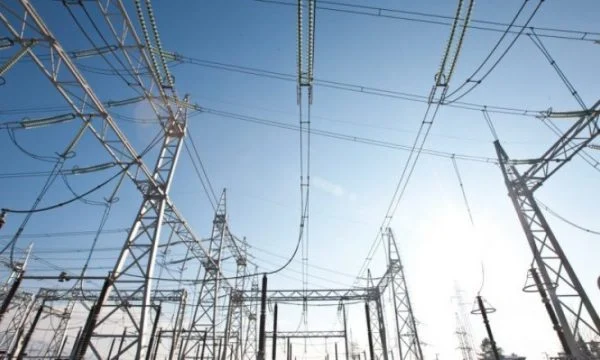 KOSTT për kërkesën e Atiqit për rrymë: Po e trajtojmë me kujdes, do t’i kthejmë përgjigje brenda afateve ligjore