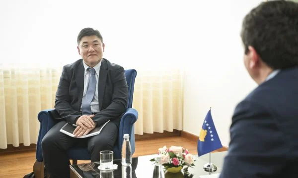 Kurti ka pritur në zyrë numrin dy të KIA-s: Jeni të mirëseardhur për investime në Kosovë