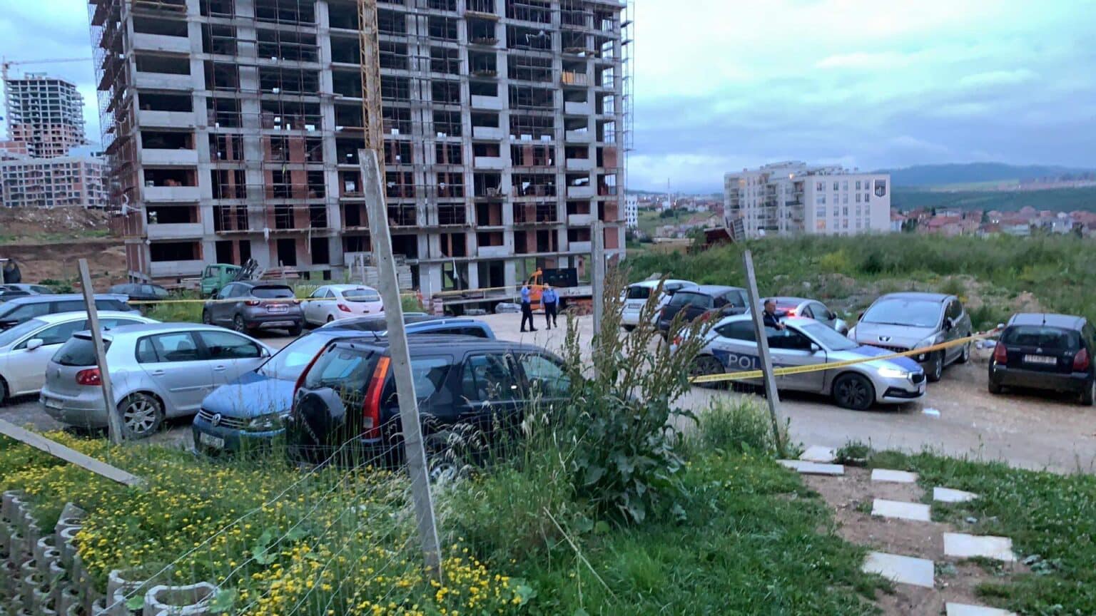 Vrasje në Prishtinë, dyshohet se viktima u gjuajtë me kallashnikov