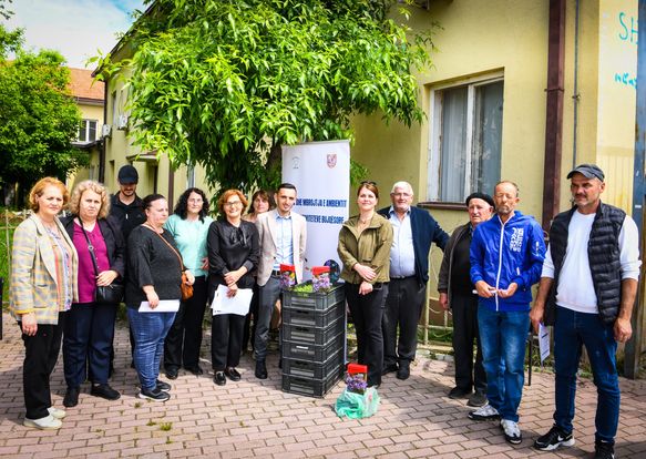 Komuna e Podujevës shpërndan farë dhe bimë mjaltëdhënëse për fermerët llapjanë