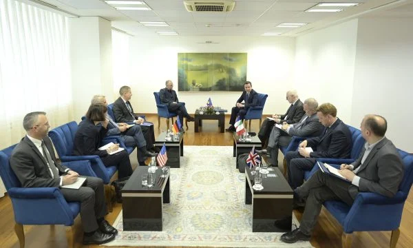 Takimi me QUINT për “planin pesëpikësh”, cilët diplomatë ishin në zyrën e Kurtit