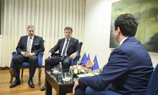 Escobar i jep dy ditë afat për t’u pajtuar me kërkesat e SHBA’së dhe BE’së