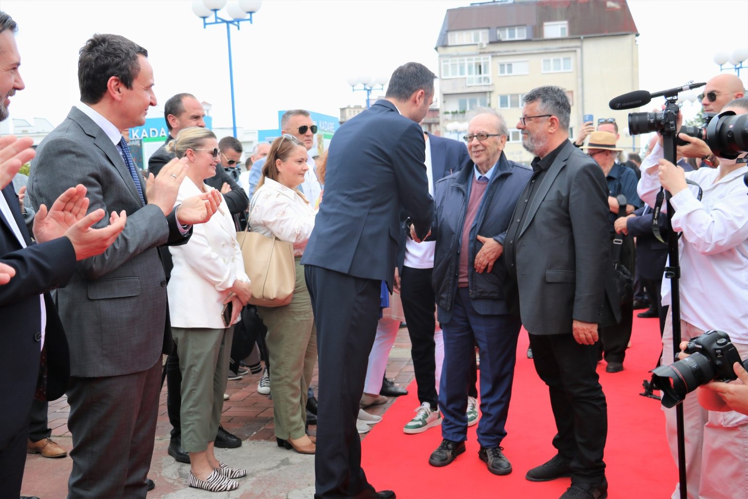 Konjufca në hapjen e Panairit të Librit: Kadare është forcë gjigante