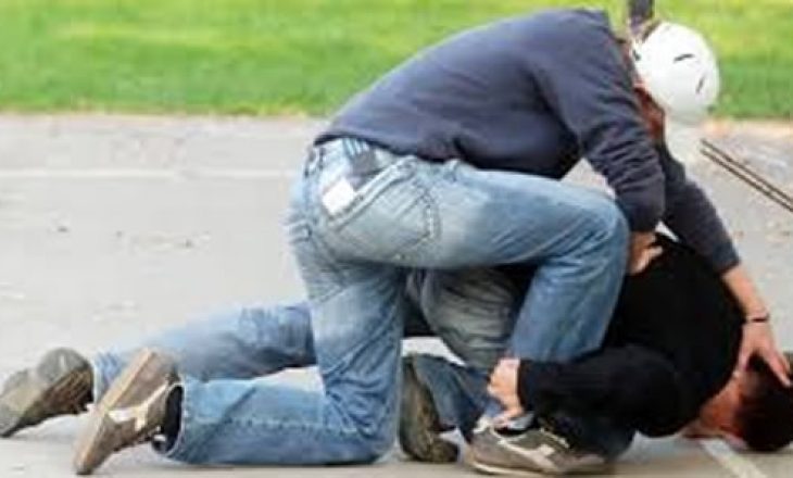 Djemtë rrahën mes vete, ”mollë sherri” nënat nga Prishtina